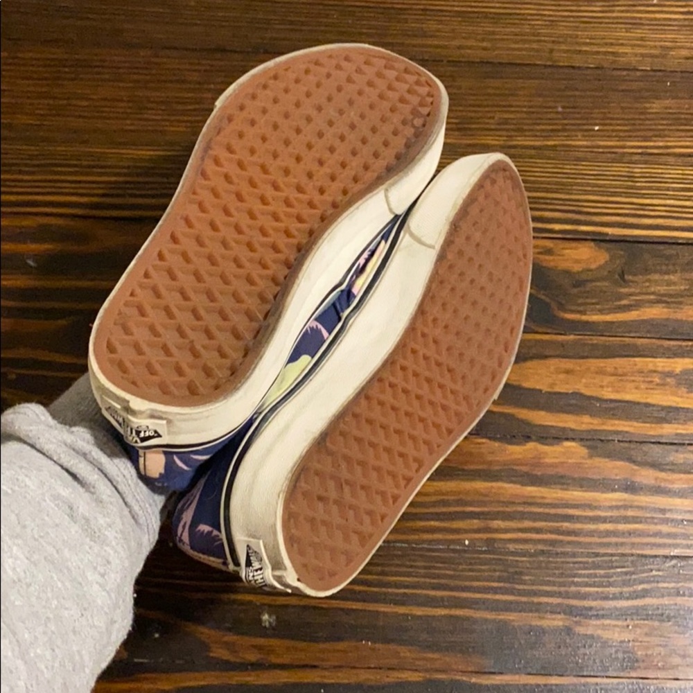 Vans - Picture 3 of 3